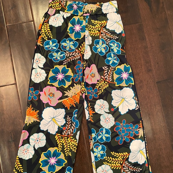 Tropical Print cropped pants silky and easy perfect for spring summer - Picture 9 of 11